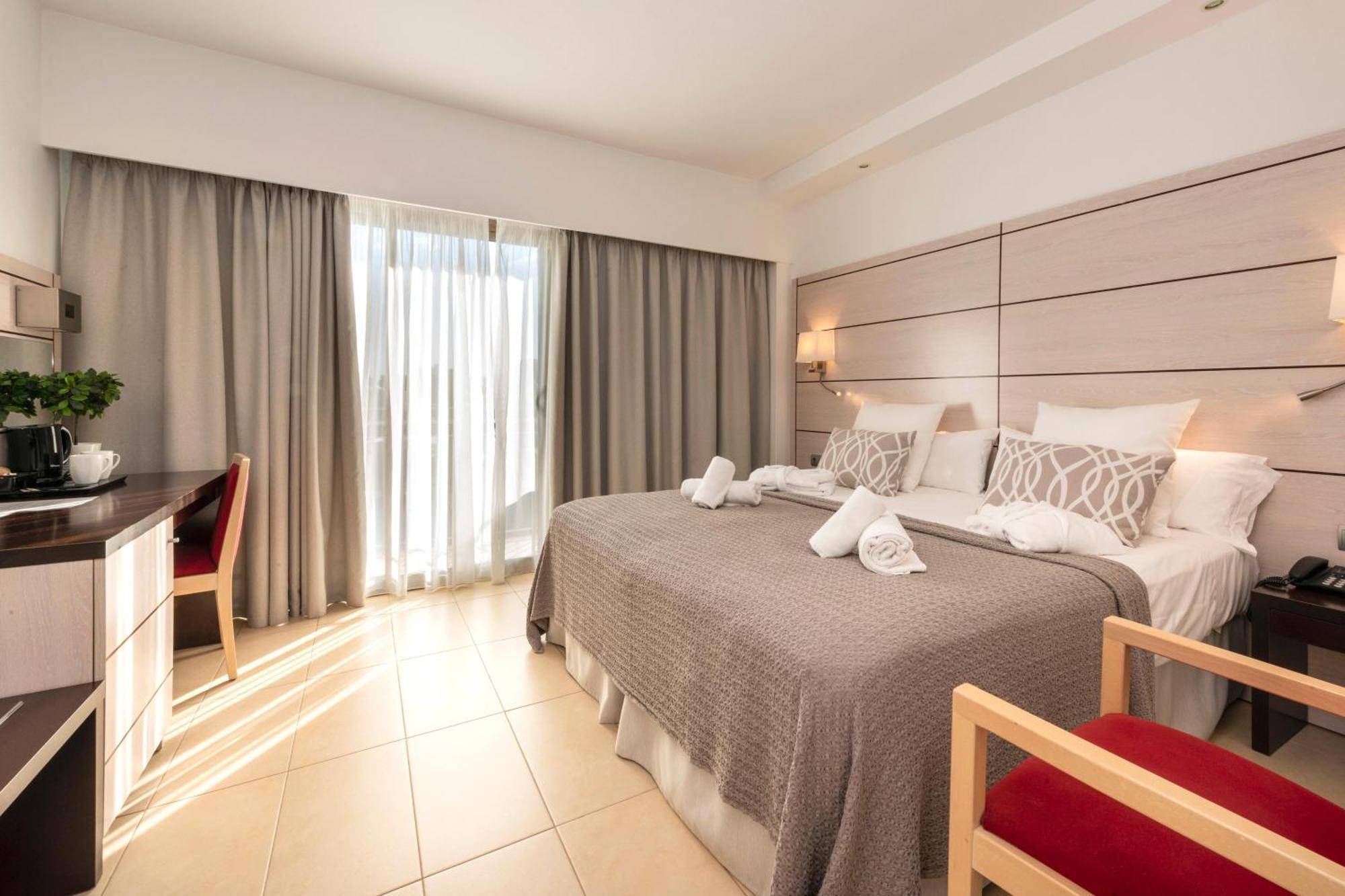 Hotel Puchet Ibiza San Antonio  Exteriör bild